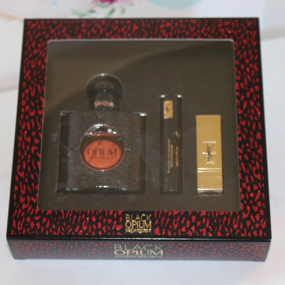 Yves Saint Laurent Black Opium Gift Set